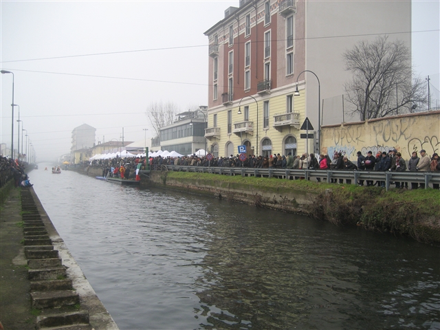 naviglio con folla